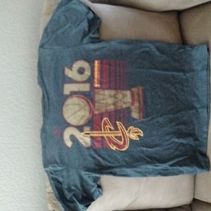 Cavaliers Champion Tshirt Size M